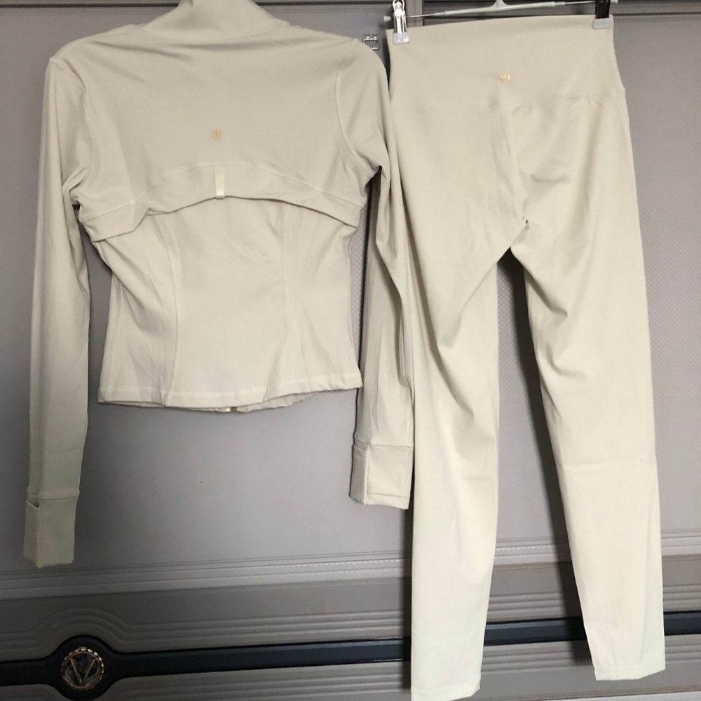 Lululemon Set White W/ Gold Zipper - Picture 2 of 2